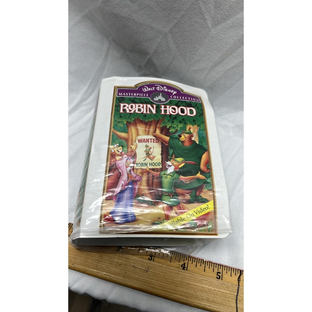1995 McDonalds Disney Masterpiece Collection Robin Hood Happy Meal Toy